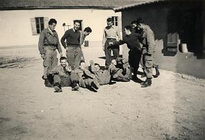 9 EME HUSSARDS  A CRAMPEL -------- (12)